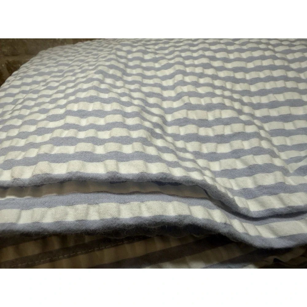 THE VERMONT COUNTRY STORE Full Periwinkle Blue Seersucker Coverlet 96x104